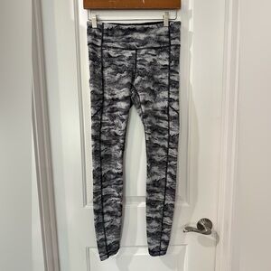 Lululemon leggings size 6